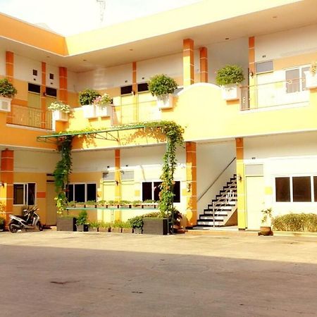 Hotel Kencana Rembang Экстерьер фото