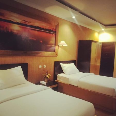 Hotel Kencana Rembang Экстерьер фото