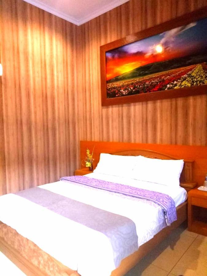 Hotel Kencana Rembang Экстерьер фото